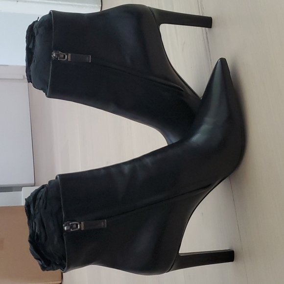 Saint Laurent Kate Bootie - Picture 7 of 8